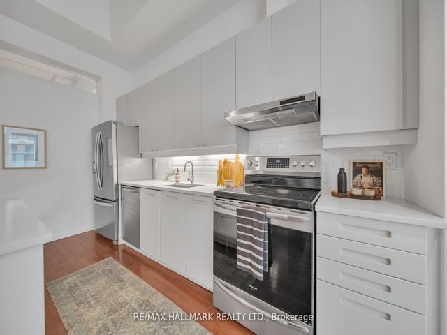 523 - 155 Dalhousie St
