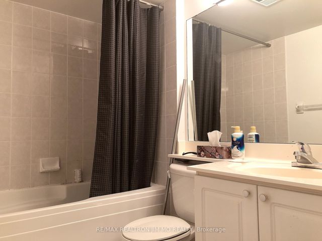 1108 - 8 Hillcrest Ave