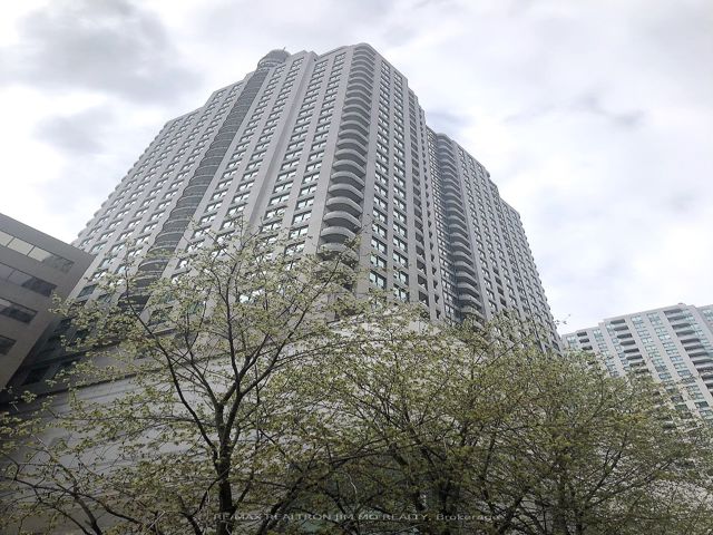 1108 - 8 Hillcrest Ave