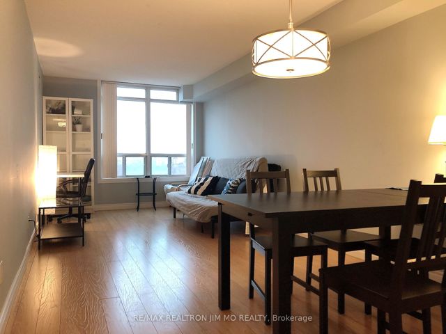 1108 - 8 Hillcrest Ave