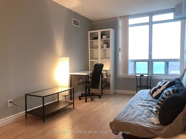 1108 - 8 Hillcrest Ave