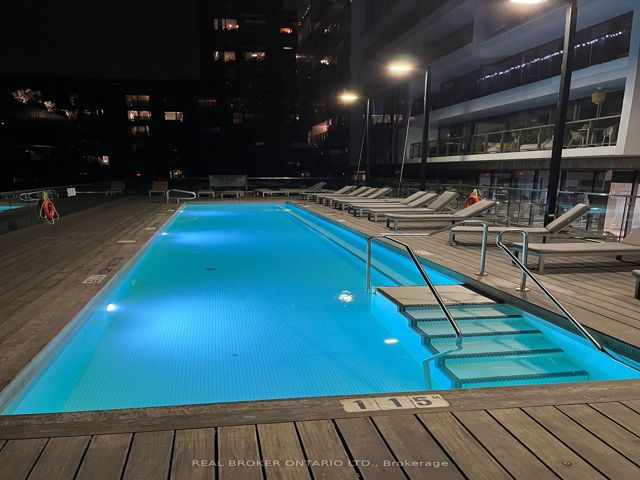 915 - 32 Trolley Cres