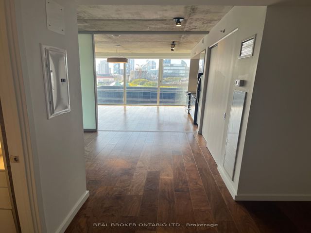 915 - 32 Trolley Cres