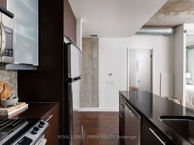 402 - 138 Princess St E