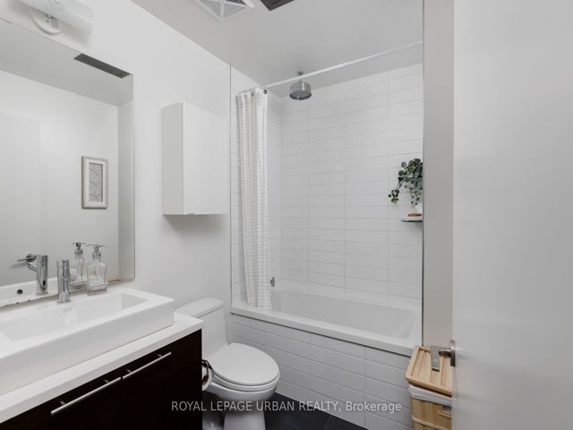 402 - 138 Princess St E