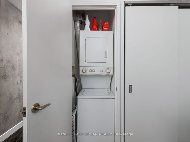 402 - 138 Princess St E