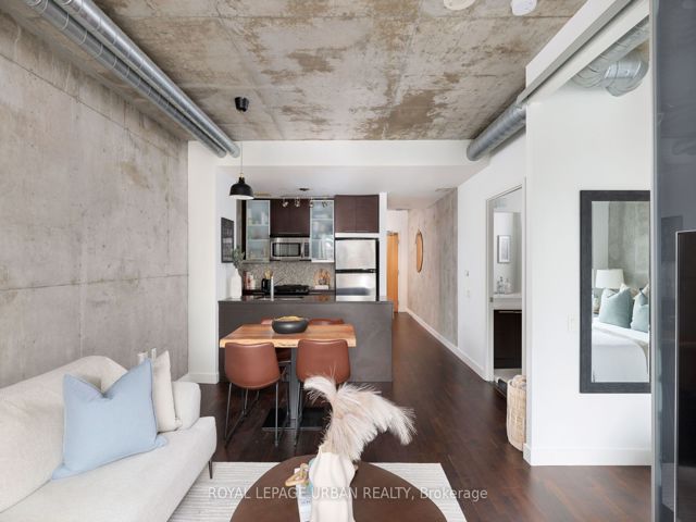 402 - 138 Princess St E