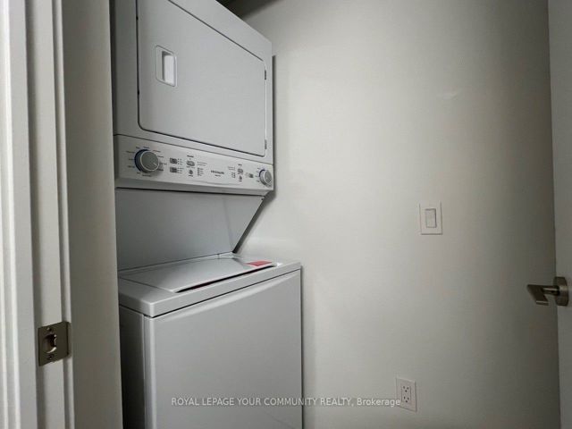 309 - 158 Front St E