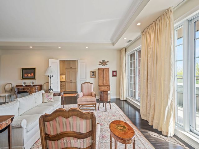 407 - 21 Burkebrook Pl