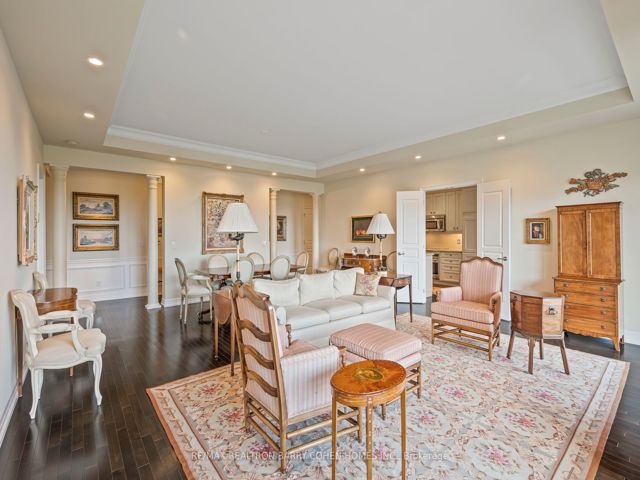 407 - 21 Burkebrook Pl