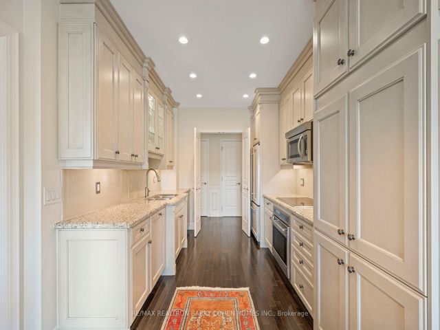 407 - 21 Burkebrook Pl
