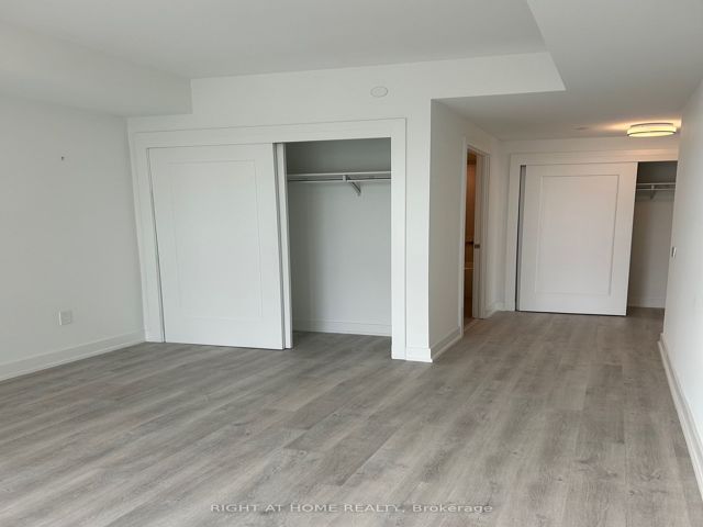 1404 - 30 Inn On The Park Dr
