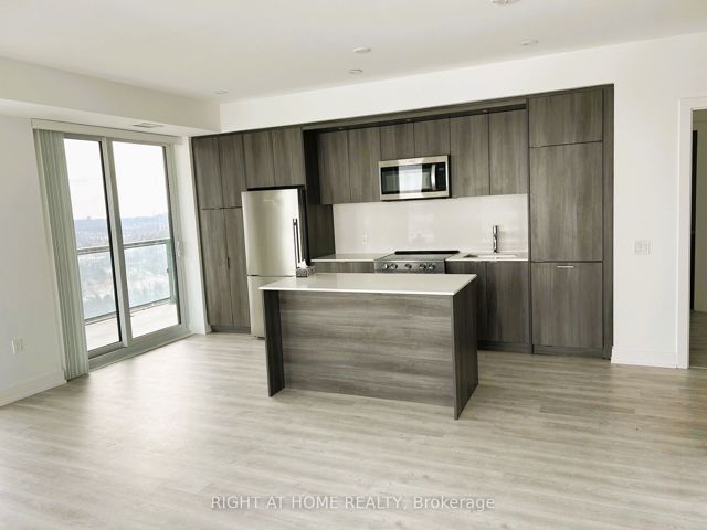1404 - 30 Inn On The Park Dr