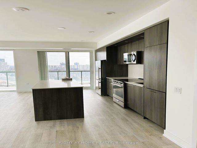 1404 - 30 Inn On The Park Dr
