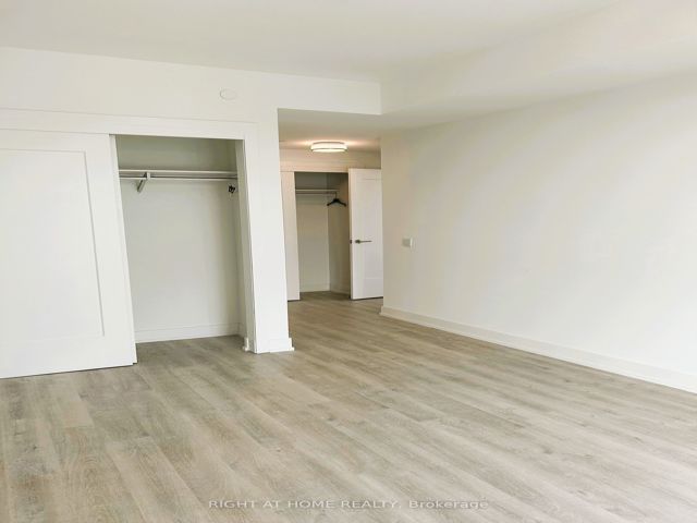1404 - 30 Inn On The Park Dr