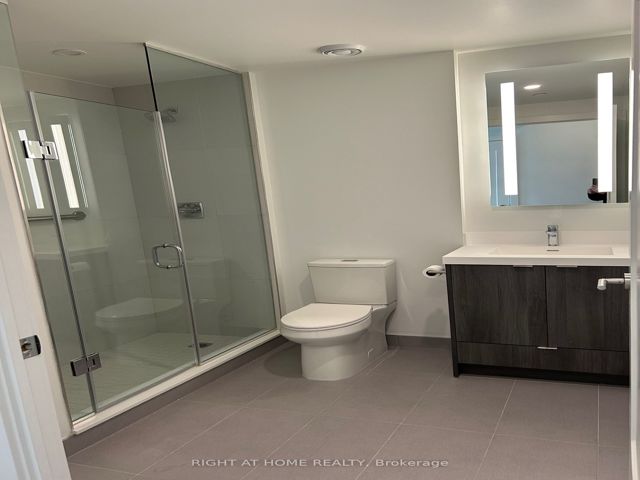 1404 - 30 Inn On The Park Dr