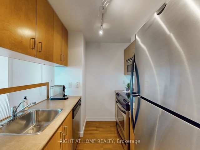 2708 - 281 Mutual St