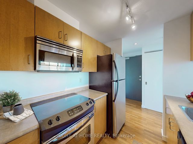 2708 - 281 Mutual St