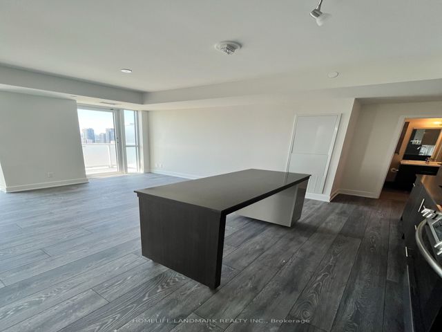 2805 - 188 Fairview Mall Dr