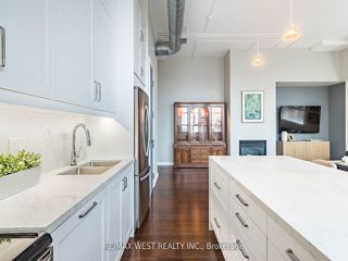 821 - 155 Dalhousie St
