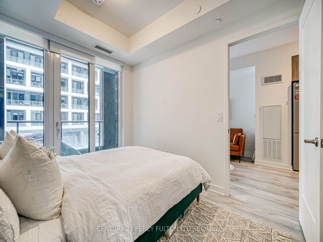 1244 - 135 Lower Sherbourne St