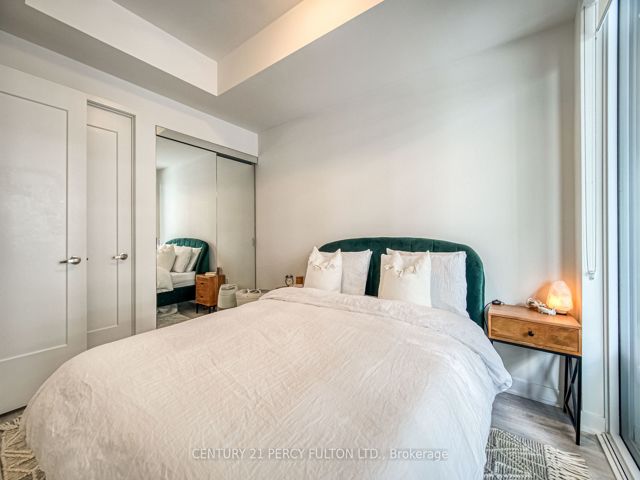 1244 - 135 Lower Sherbourne St