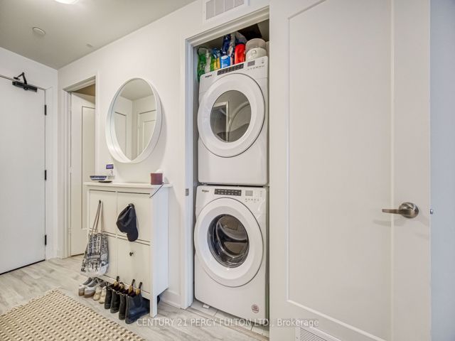 1244 - 135 Lower Sherbourne St
