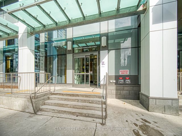 1244 - 135 Lower Sherbourne St