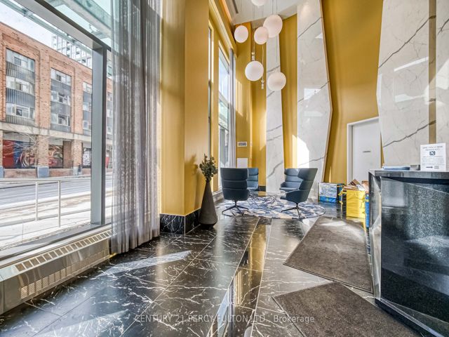 1244 - 135 Lower Sherbourne St