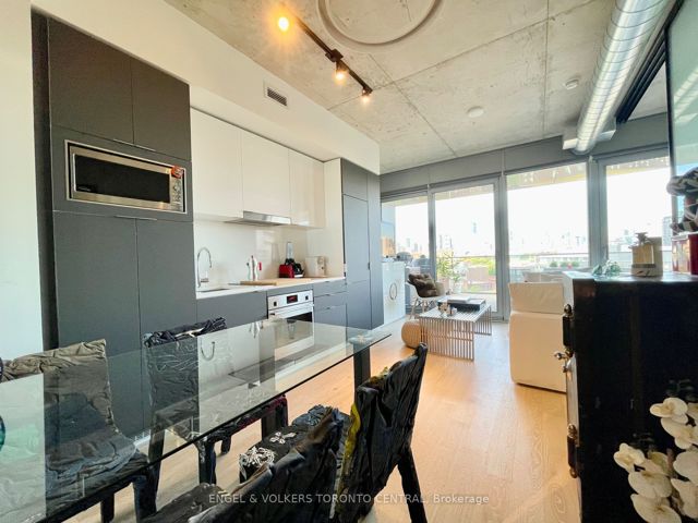 1004 - 170 Bayview Ave