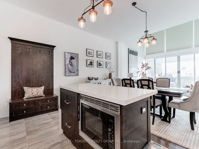 420 - 160 Baldwin St