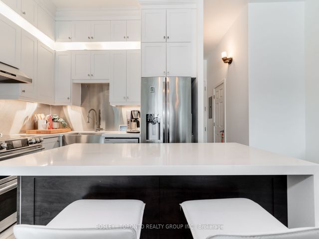 420 - 160 Baldwin St