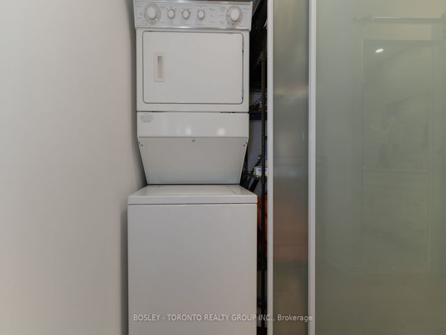 420 - 160 Baldwin St