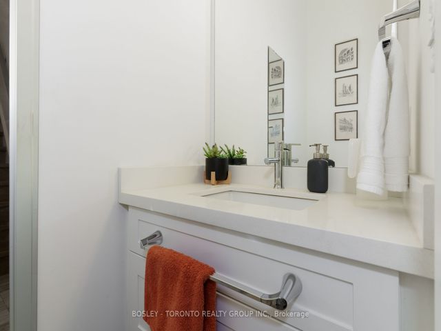 420 - 160 Baldwin St