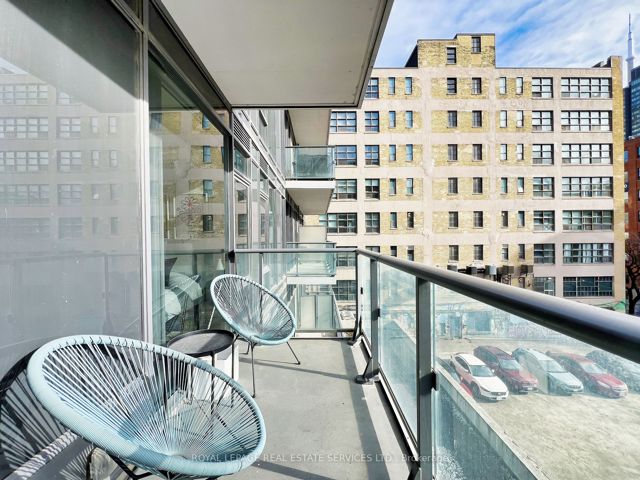 306 - 435 Richmond St W