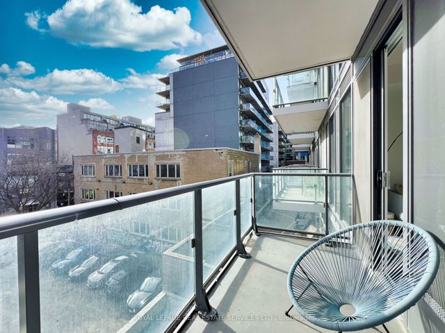 306 - 435 Richmond St W