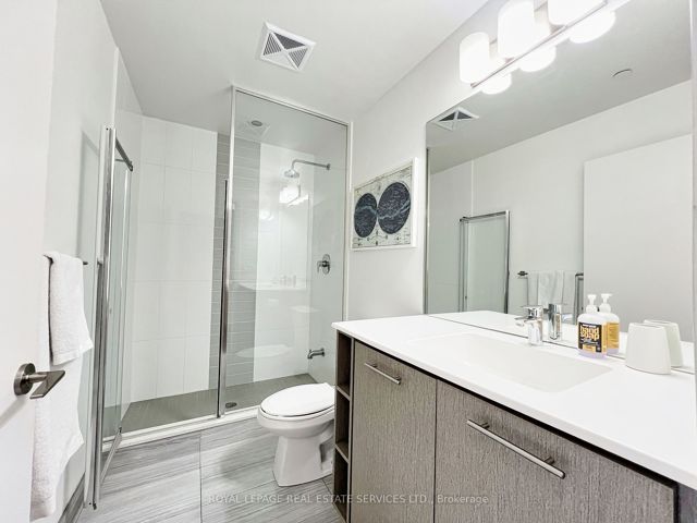 306 - 435 Richmond St W