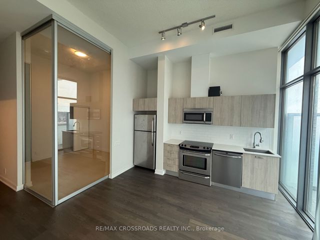 605 - 1815 Yonge St