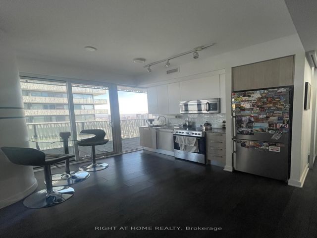 4001 - 42 Charles St E