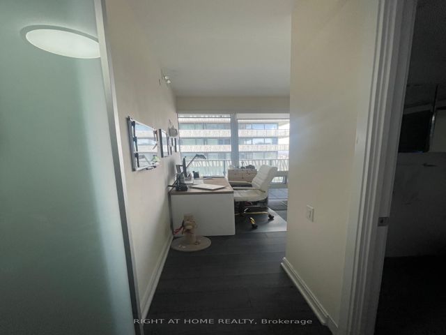4001 - 42 Charles St E