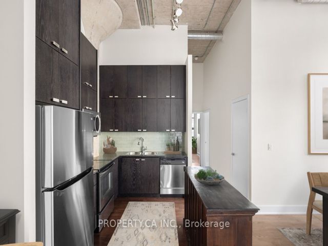 420 - 637 Lake Shore Blvd W