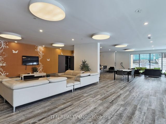 204 - 69 Lynn Williams St