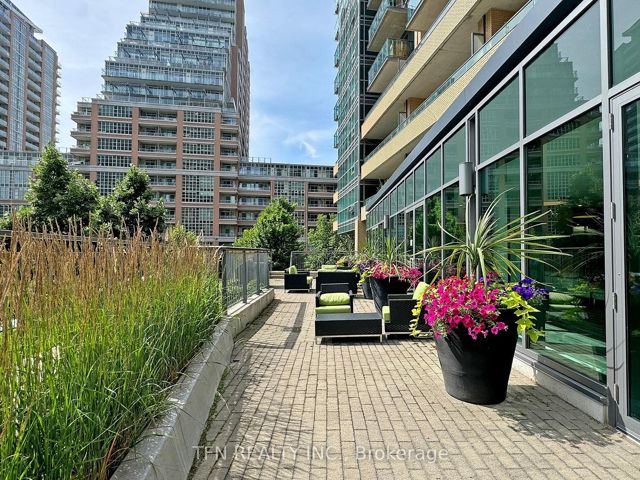 204 - 69 Lynn Williams St