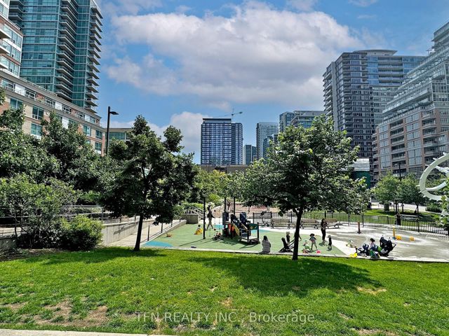 204 - 69 Lynn Williams St