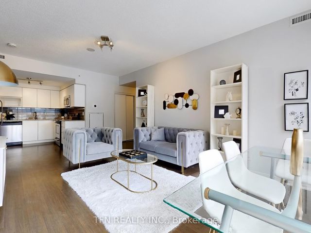204 - 69 Lynn Williams St