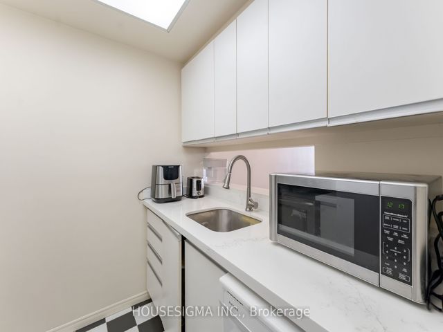 815 - 7 Bishop Ave