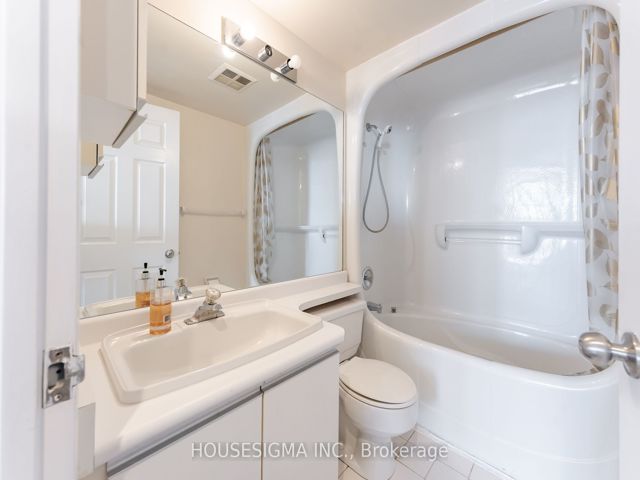 815 - 7 Bishop Ave