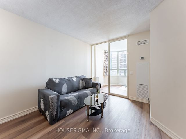815 - 7 Bishop Ave