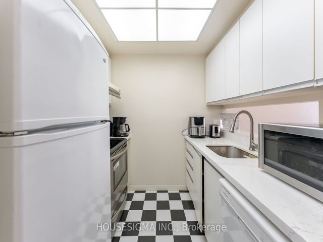 815 - 7 Bishop Ave