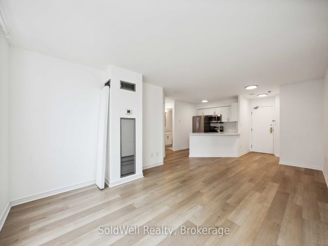 1802 - 25 Grenville St